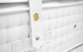 Breasley Salus Daintree Mattress Close Handle