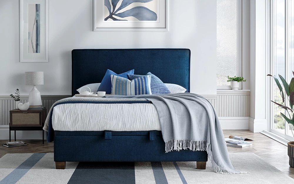 Kaydian Newton Deep Ocean Blue Lifestyle Front