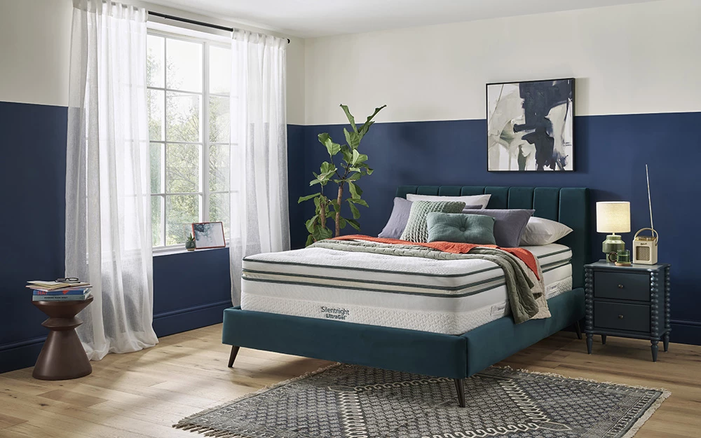 Silentnight Ultragel 3000 Pocket Box Top Soft Mattress Lifestyle Angled