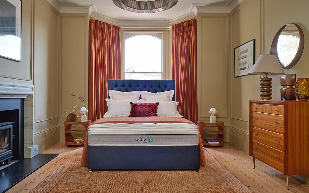 Sleepeezee Activflex 2600 Front Lifestyle Semidressed New