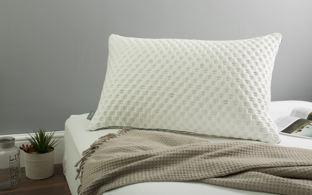 The Studio by Silentnight Pillow naturally resists dust mites