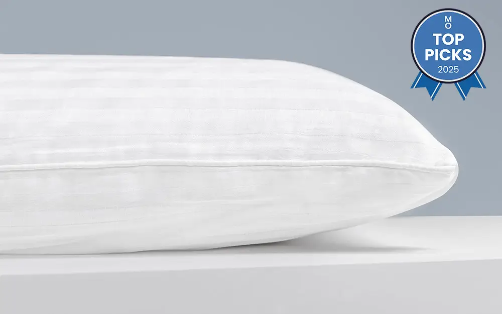 A close up of the Dunlopillo Super Comfort Deep Latex Pillow. With an MO Top Picks 2025 award badge.